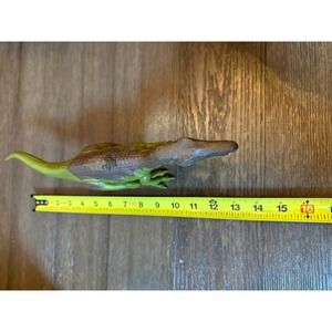 Jurassic World Baryonyx Dinosaur Action Figure Green Brown Articulated Toy